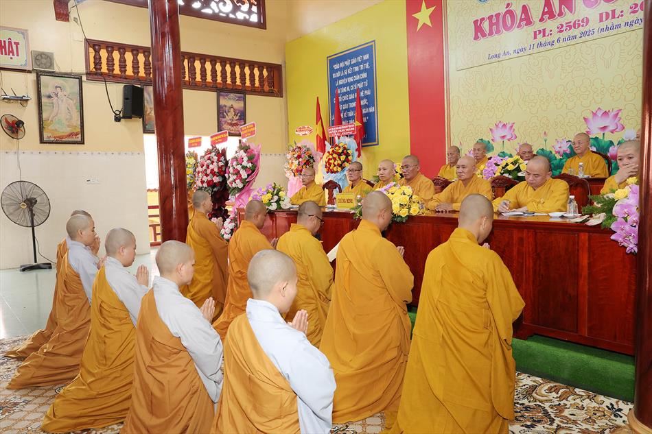 Lễ tổng khai giảng khoá an cư kiết hạ của Phật giáo Long An năm 2025 Lễ tổng khai giảng khoá an cư kiết hạ của Phật giáo Long An năm 2025