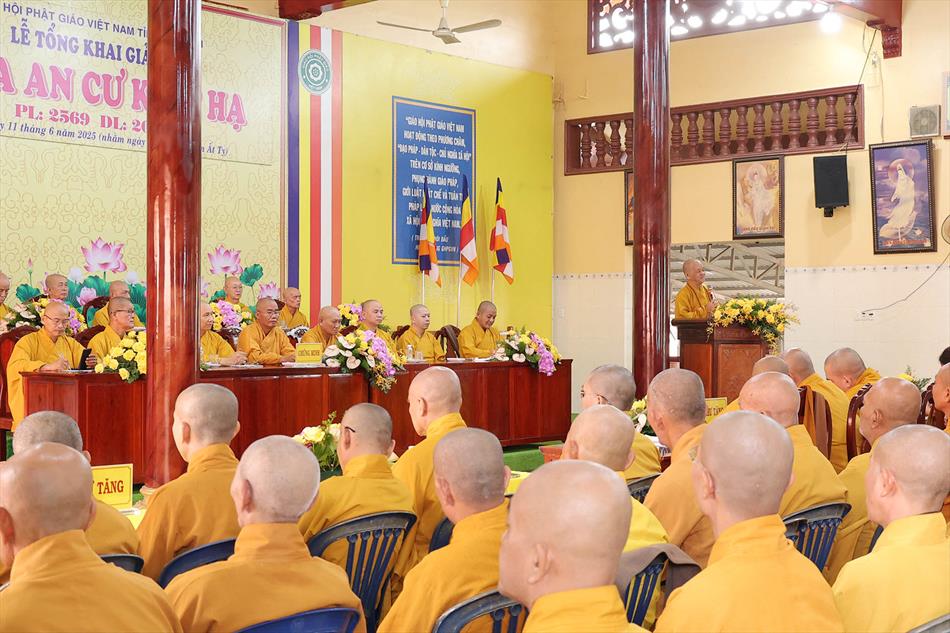 Lễ tổng khai giảng khoá an cư kiết hạ của Phật giáo Long An năm 2025 Lễ tổng khai giảng khoá an cư kiết hạ của Phật giáo Long An năm 2025