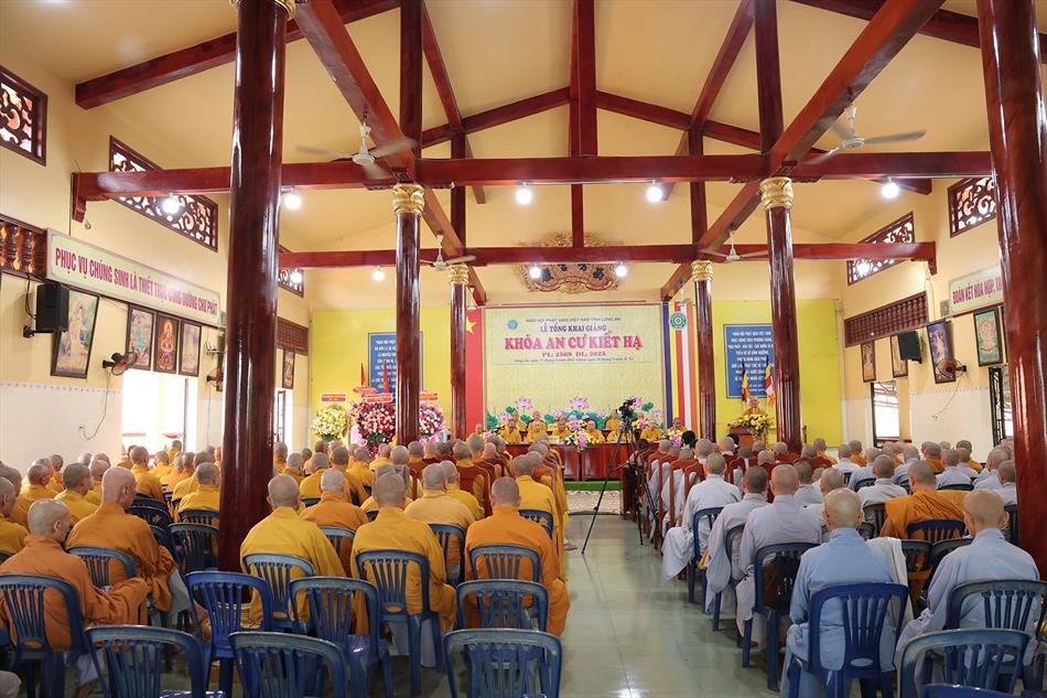 Lễ tổng khai giảng khoá an cư kiết hạ của Phật giáo Long An năm 2025 Lễ tổng khai giảng khoá an cư kiết hạ của Phật giáo Long An năm 2025