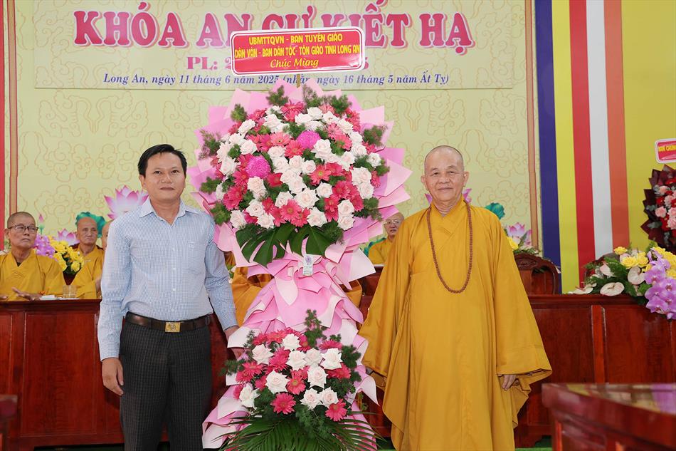 Lễ tổng khai giảng khoá an cư kiết hạ của Phật giáo Long An năm 2025 Lễ tổng khai giảng khoá an cư kiết hạ của Phật giáo Long An năm 2025