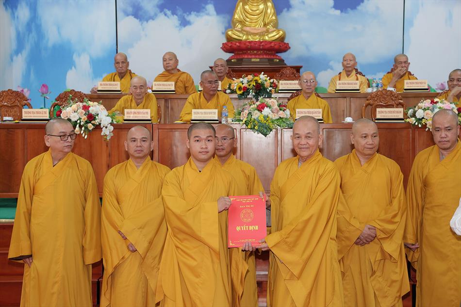 3 TRAO CÁC QUYẾT ĐỊNH 3 TRAO CÁC QUYẾT ĐỊNH