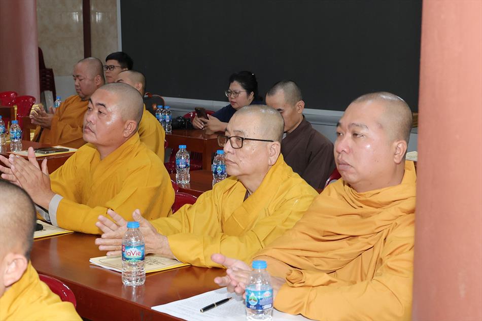 1 ĐẠI BIỂU THAM DỰ 1 ĐẠI BIỂU THAM DỰ