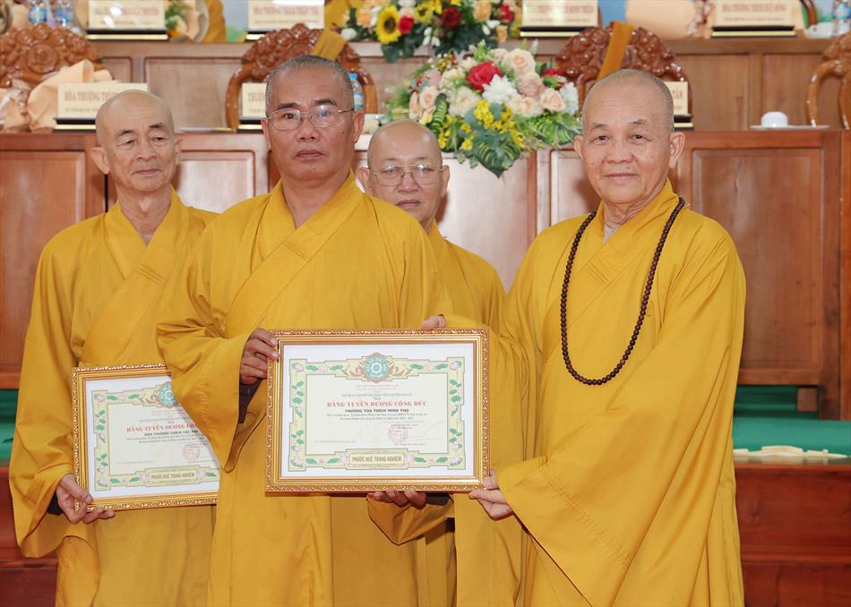7 TẶNG BẰNG TUYÊN DƯƠNG CÔNG ĐỨC 7 TẶNG BẰNG TUYÊN DƯƠNG CÔNG ĐỨC