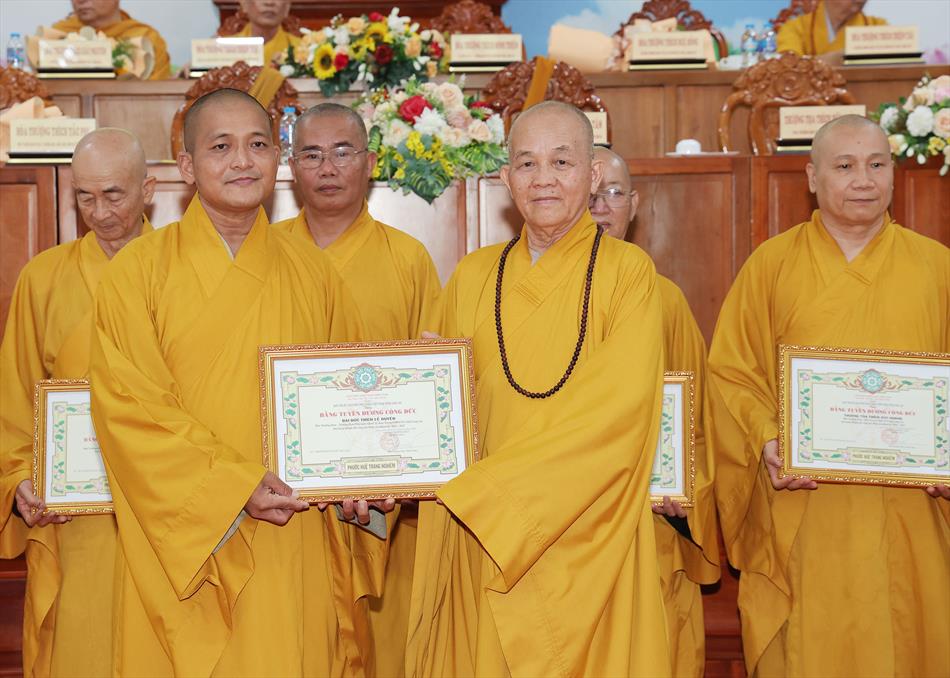 7 TẶNG BẰNG TUYÊN DƯƠNG CÔNG ĐỨC 7 TẶNG BẰNG TUYÊN DƯƠNG CÔNG ĐỨC