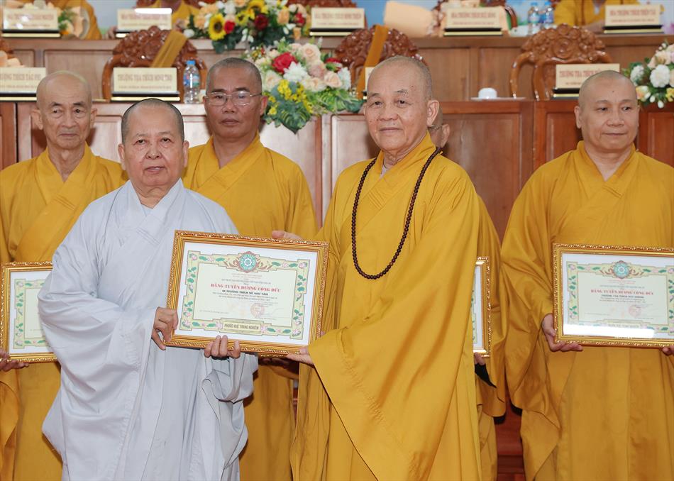 7 TẶNG BẰNG TUYÊN DƯƠNG CÔNG ĐỨC 7 TẶNG BẰNG TUYÊN DƯƠNG CÔNG ĐỨC