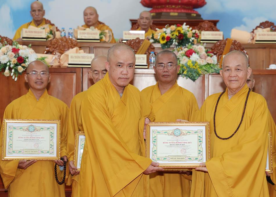 7 TẶNG BẰNG TUYÊN DƯƠNG CÔNG ĐỨC 7 TẶNG BẰNG TUYÊN DƯƠNG CÔNG ĐỨC