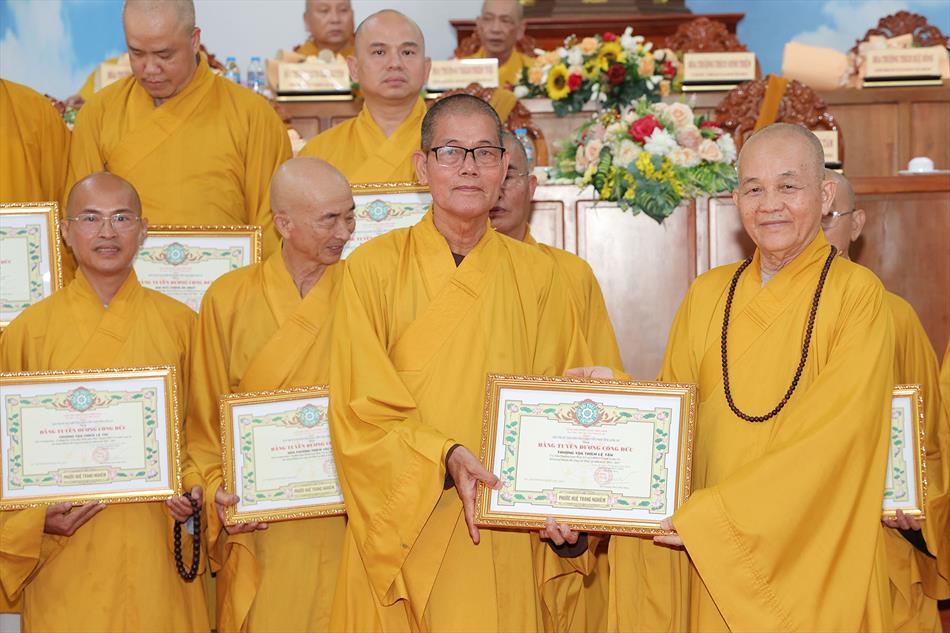 7 TẶNG BẰNG TUYÊN DƯƠNG CÔNG ĐỨC 7 TẶNG BẰNG TUYÊN DƯƠNG CÔNG ĐỨC
