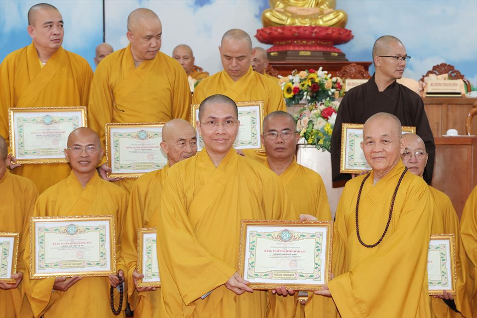 7 TẶNG BẰNG TUYÊN DƯƠNG CÔNG ĐỨC 7 TẶNG BẰNG TUYÊN DƯƠNG CÔNG ĐỨC