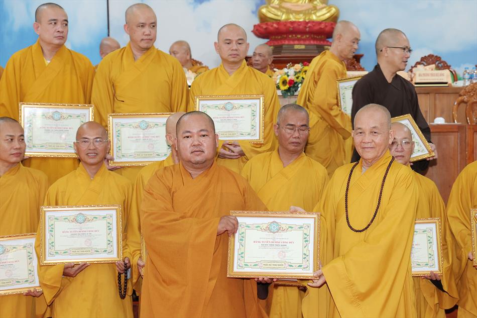7 TẶNG BẰNG TUYÊN DƯƠNG CÔNG ĐỨC 7 TẶNG BẰNG TUYÊN DƯƠNG CÔNG ĐỨC