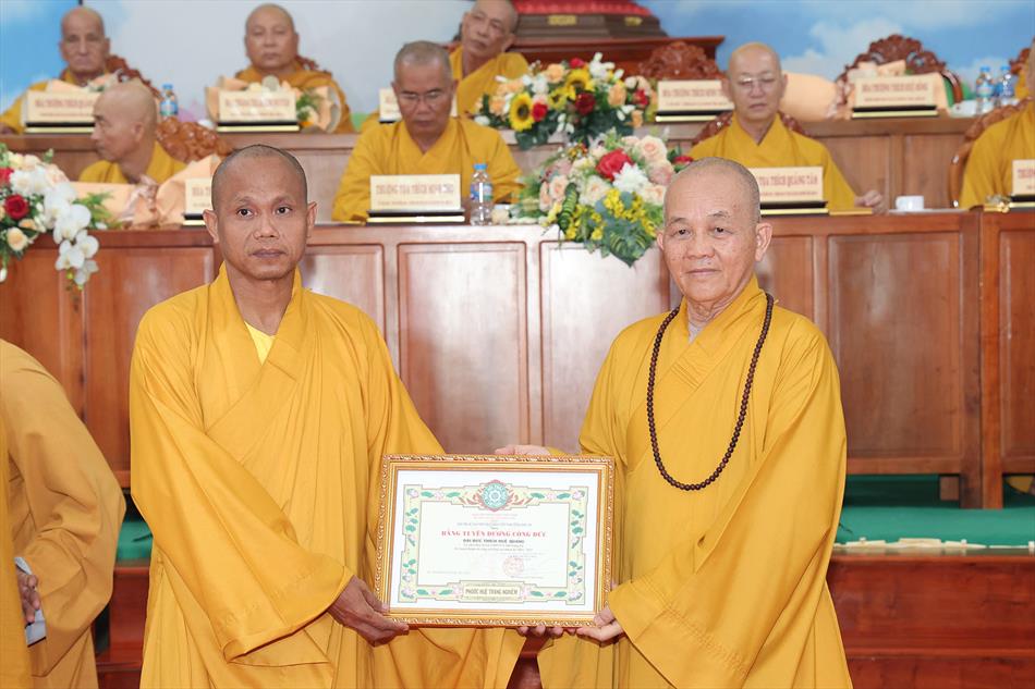7 TẶNG BẰNG TUYÊN DƯƠNG CÔNG ĐỨC 7 TẶNG BẰNG TUYÊN DƯƠNG CÔNG ĐỨC