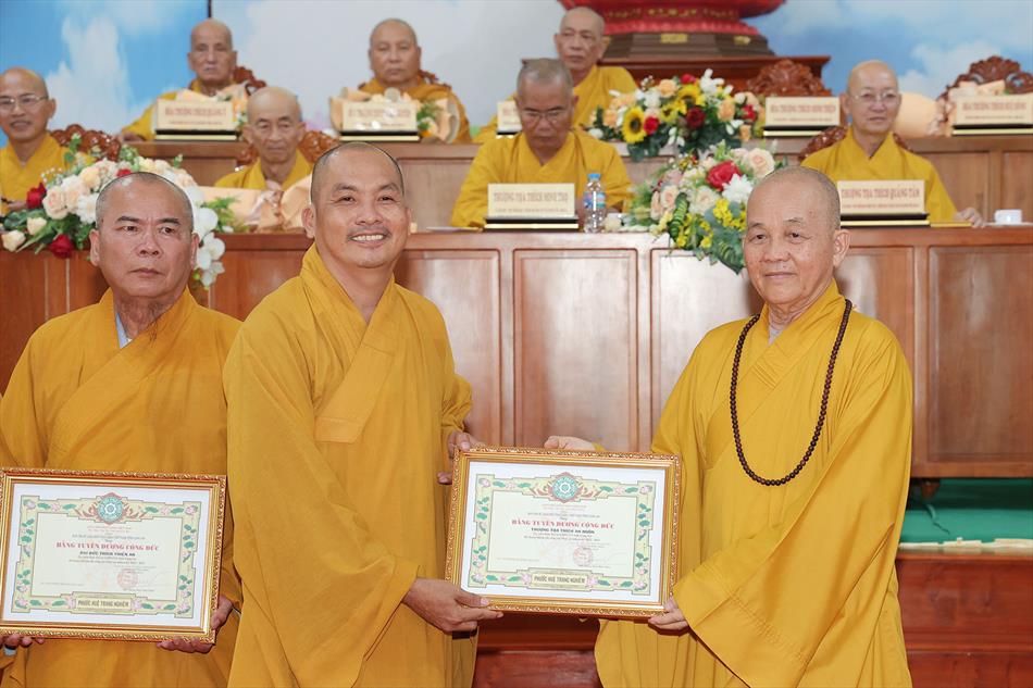 7 TẶNG BẰNG TUYÊN DƯƠNG CÔNG ĐỨC 7 TẶNG BẰNG TUYÊN DƯƠNG CÔNG ĐỨC