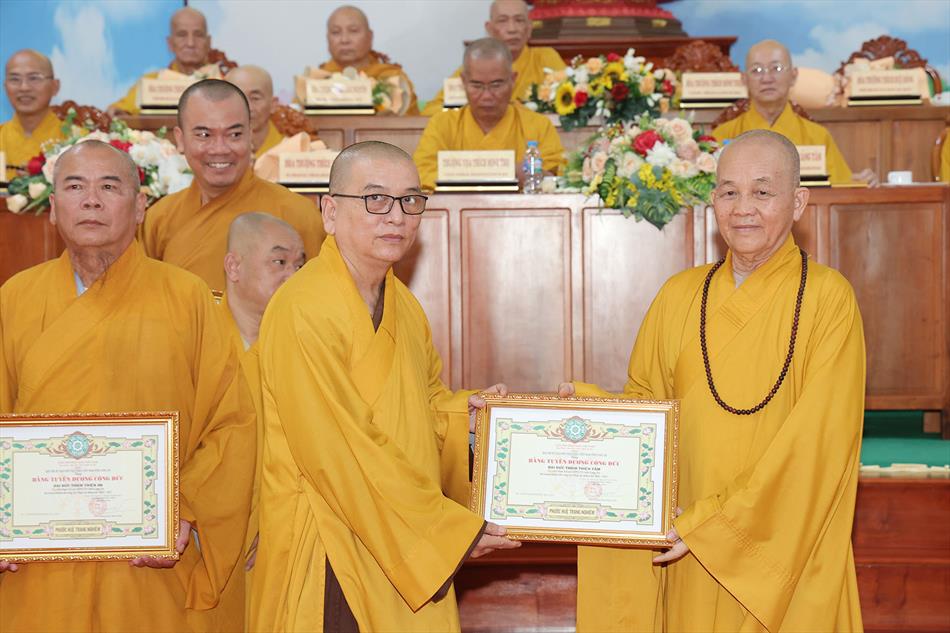 7 TẶNG BẰNG TUYÊN DƯƠNG CÔNG ĐỨC 7 TẶNG BẰNG TUYÊN DƯƠNG CÔNG ĐỨC