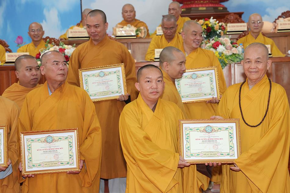7 TẶNG BẰNG TUYÊN DƯƠNG CÔNG ĐỨC 7 TẶNG BẰNG TUYÊN DƯƠNG CÔNG ĐỨC