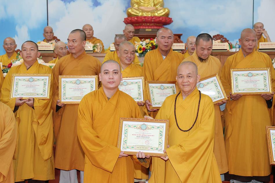 7 TẶNG BẰNG TUYÊN DƯƠNG CÔNG ĐỨC 7 TẶNG BẰNG TUYÊN DƯƠNG CÔNG ĐỨC