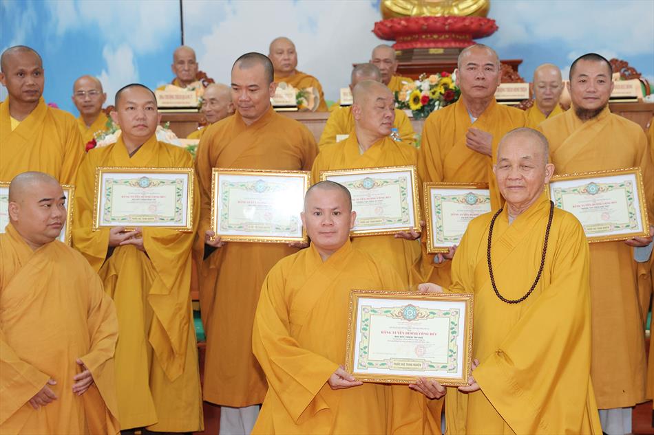 7 TẶNG BẰNG TUYÊN DƯƠNG CÔNG ĐỨC 7 TẶNG BẰNG TUYÊN DƯƠNG CÔNG ĐỨC