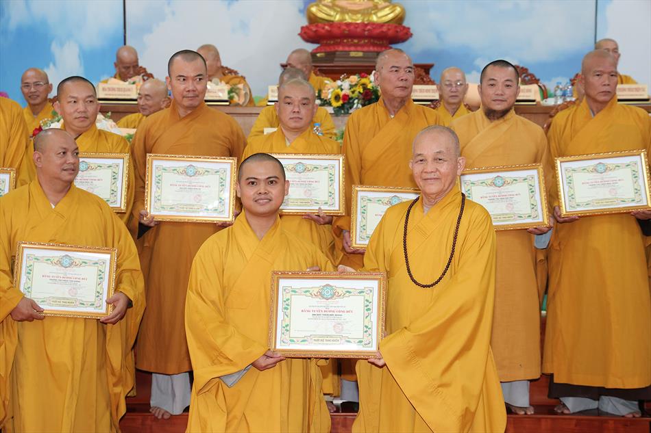7 TẶNG BẰNG TUYÊN DƯƠNG CÔNG ĐỨC 7 TẶNG BẰNG TUYÊN DƯƠNG CÔNG ĐỨC