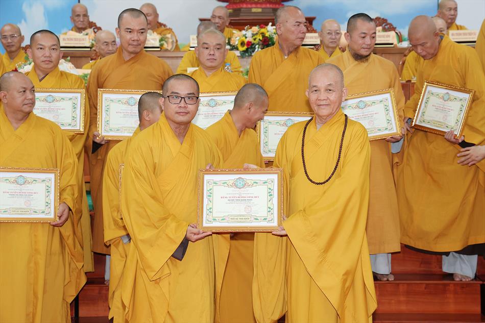 7 TẶNG BẰNG TUYÊN DƯƠNG CÔNG ĐỨC 7 TẶNG BẰNG TUYÊN DƯƠNG CÔNG ĐỨC