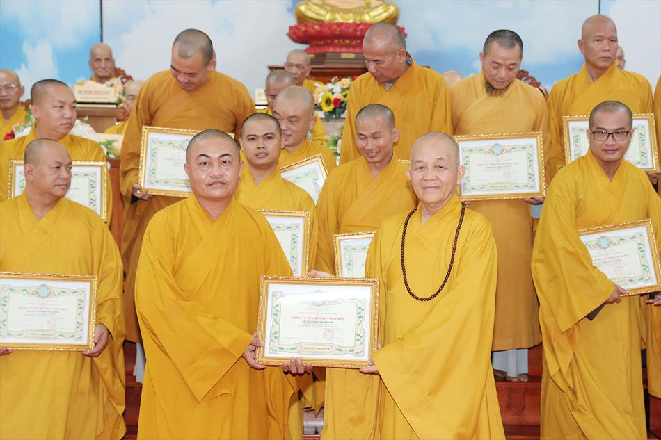 7 TẶNG BẰNG TUYÊN DƯƠNG CÔNG ĐỨC 7 TẶNG BẰNG TUYÊN DƯƠNG CÔNG ĐỨC