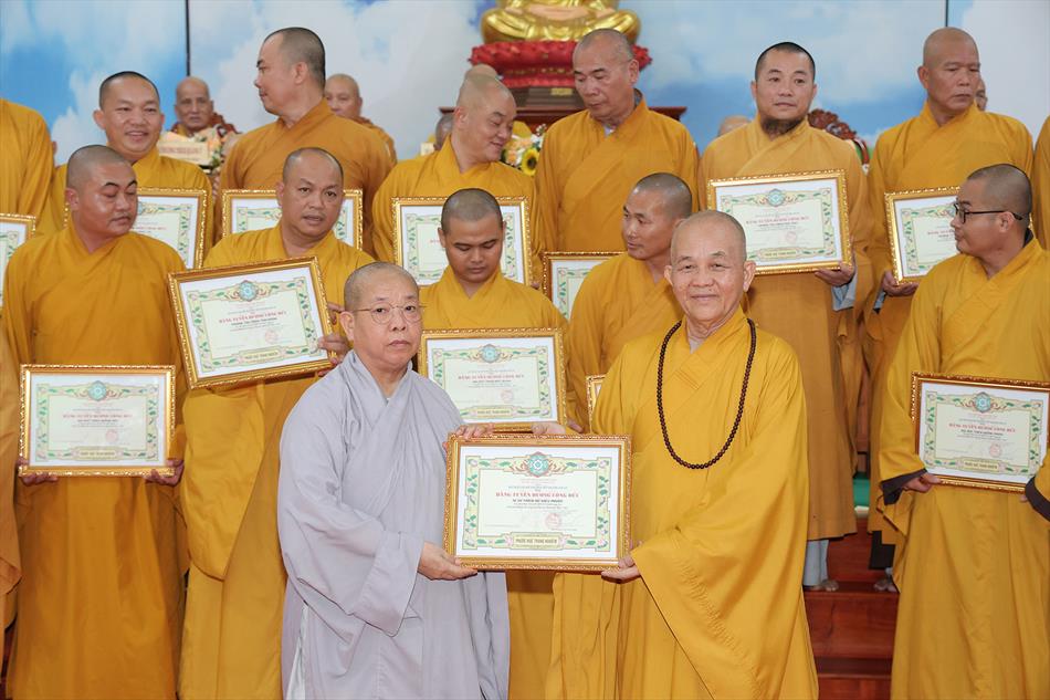 7 TẶNG BẰNG TUYÊN DƯƠNG CÔNG ĐỨC 7 TẶNG BẰNG TUYÊN DƯƠNG CÔNG ĐỨC