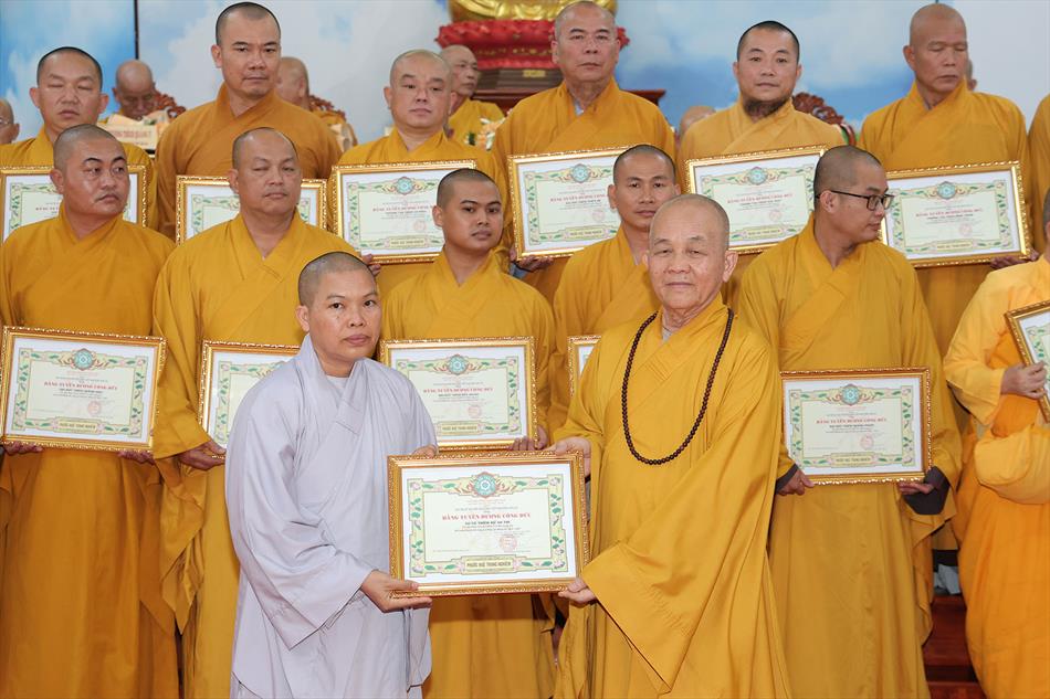 7 TẶNG BẰNG TUYÊN DƯƠNG CÔNG ĐỨC 7 TẶNG BẰNG TUYÊN DƯƠNG CÔNG ĐỨC