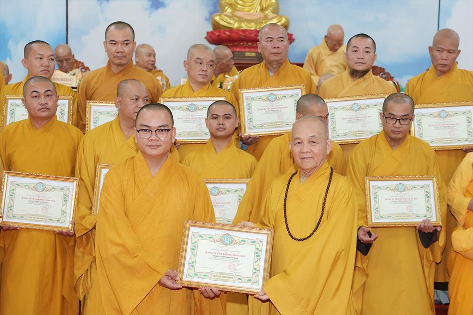 7 TẶNG BẰNG TUYÊN DƯƠNG CÔNG ĐỨC 7 TẶNG BẰNG TUYÊN DƯƠNG CÔNG ĐỨC