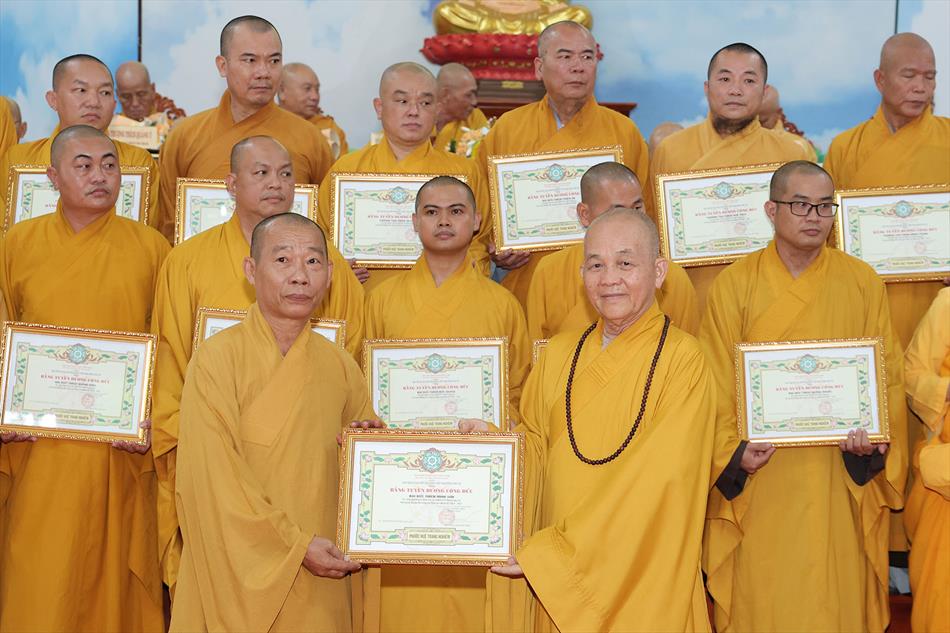 7 TẶNG BẰNG TUYÊN DƯƠNG CÔNG ĐỨC 7 TẶNG BẰNG TUYÊN DƯƠNG CÔNG ĐỨC