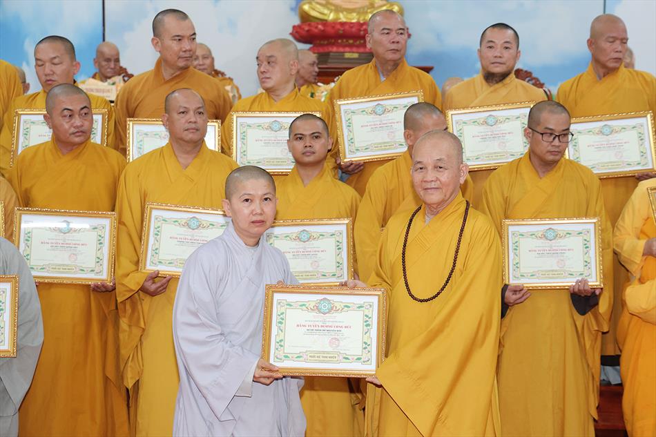 7 TẶNG BẰNG TUYÊN DƯƠNG CÔNG ĐỨC 7 TẶNG BẰNG TUYÊN DƯƠNG CÔNG ĐỨC