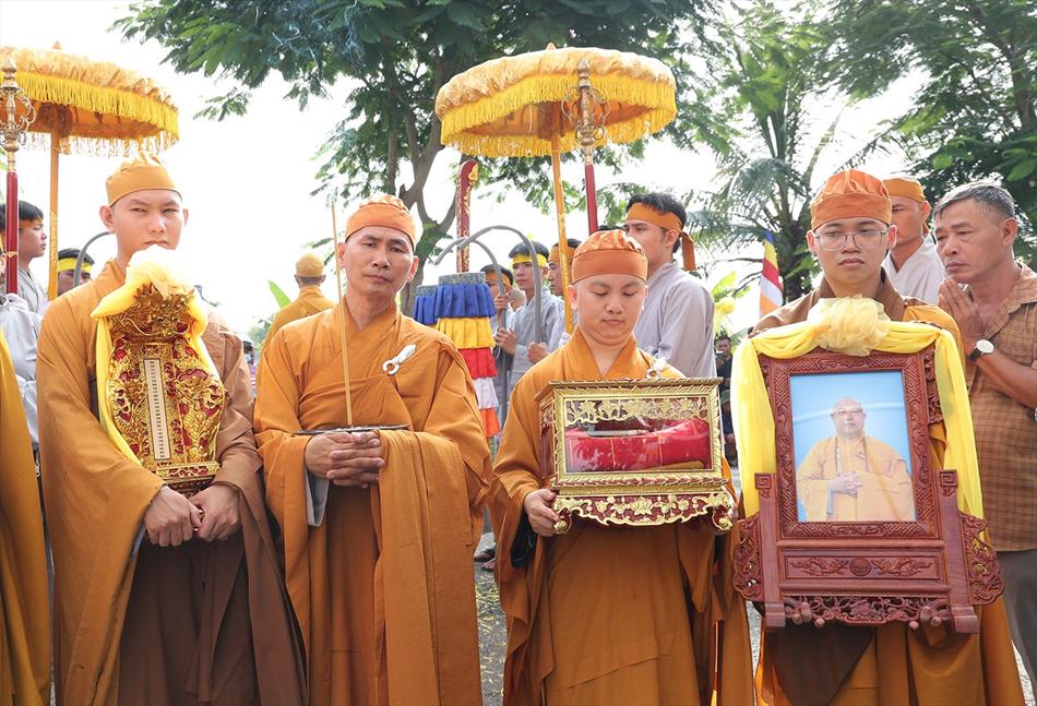 2 DI QUAN VÀ TRÀ TỲ 2 DI QUAN VÀ TRÀ TỲ