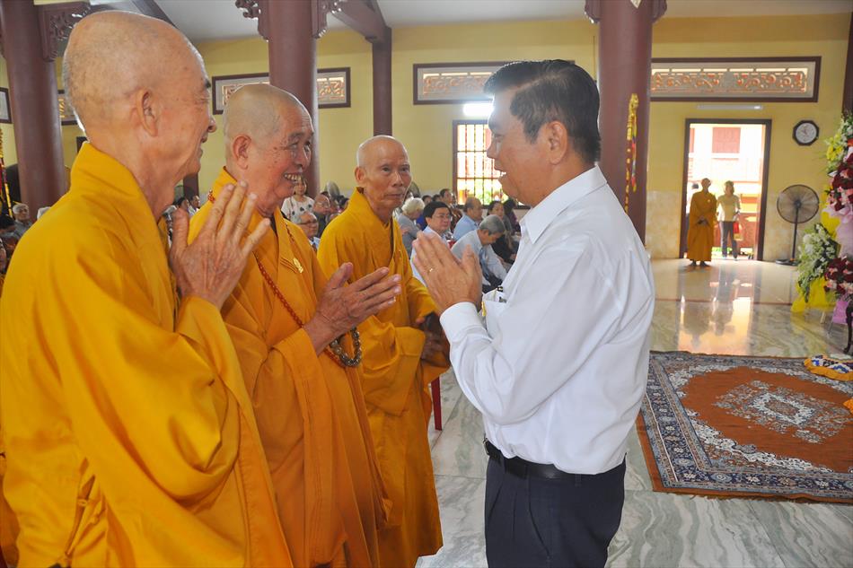 TẶNG QUÀ ĐẾN GIA ĐÌNH MẸ VNAH VÀ CHÍNH SÁCH TẶNG QUÀ ĐẾN GIA ĐÌNH MẸ VNAH VÀ CHÍNH SÁCH