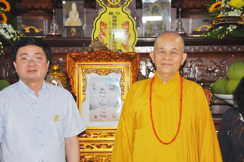 TẶNG QUÀ ĐẾN GIA ĐÌNH MẸ VNAH VÀ CHÍNH SÁCH TẶNG QUÀ ĐẾN GIA ĐÌNH MẸ VNAH VÀ CHÍNH SÁCH