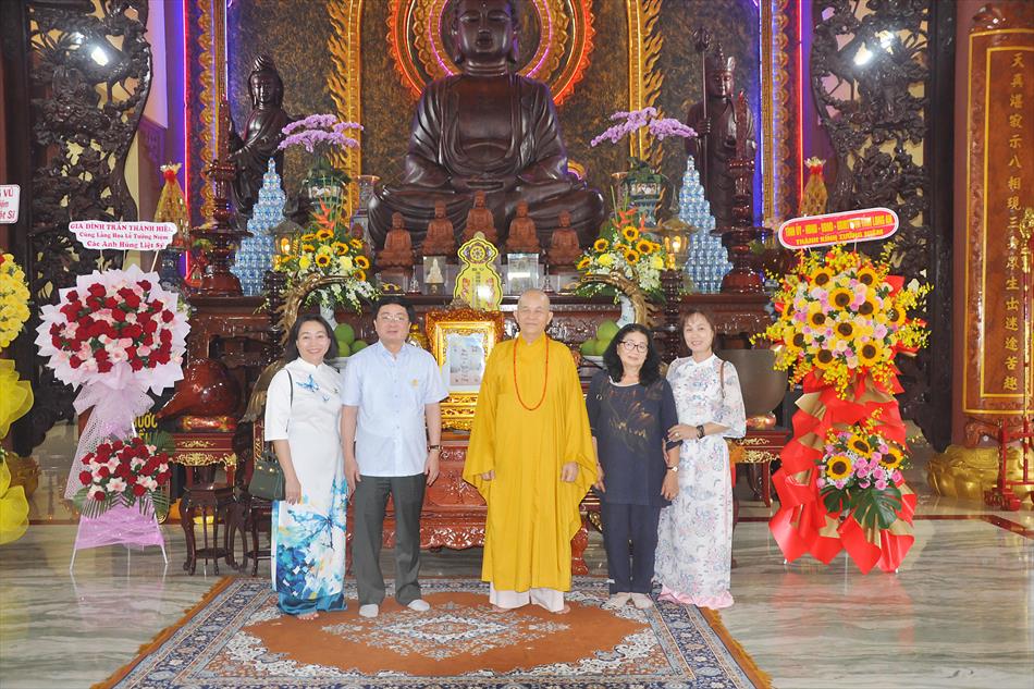 TẶNG QUÀ ĐẾN GIA ĐÌNH MẸ VNAH VÀ CHÍNH SÁCH TẶNG QUÀ ĐẾN GIA ĐÌNH MẸ VNAH VÀ CHÍNH SÁCH