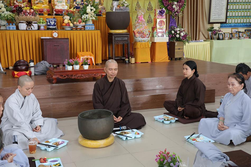 MỘT NGÀY TU TẬP THIỀN CHÁNH NIỆM TẠI CHÙA ÂN THỌ MỘT NGÀY TU TẬP THIỀN CHÁNH NIỆM TẠI CHÙA ÂN THỌ