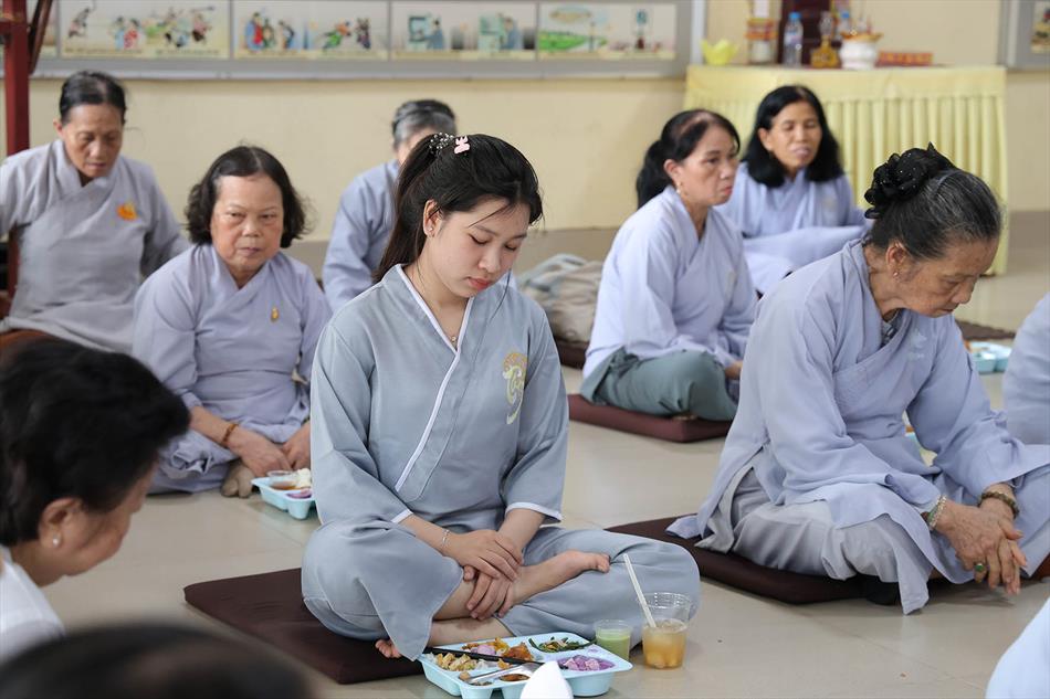 MỘT NGÀY TU TẬP THIỀN CHÁNH NIỆM TẠI CHÙA ÂN THỌ MỘT NGÀY TU TẬP THIỀN CHÁNH NIỆM TẠI CHÙA ÂN THỌ