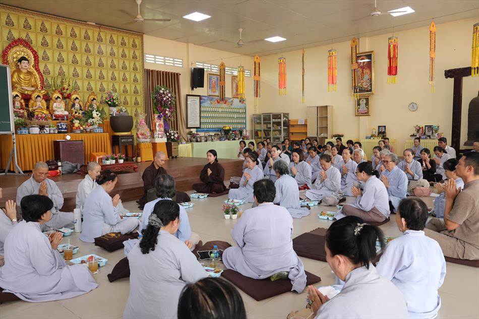 MỘT NGÀY TU TẬP THIỀN CHÁNH NIỆM TẠI CHÙA ÂN THỌ MỘT NGÀY TU TẬP THIỀN CHÁNH NIỆM TẠI CHÙA ÂN THỌ