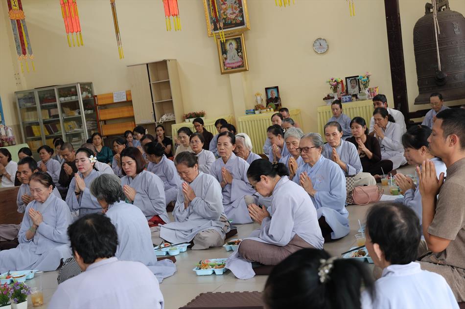 MỘT NGÀY TU TẬP THIỀN CHÁNH NIỆM TẠI CHÙA ÂN THỌ MỘT NGÀY TU TẬP THIỀN CHÁNH NIỆM TẠI CHÙA ÂN THỌ