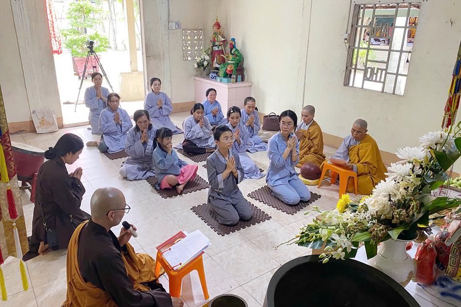 MỘT NGÀY TU TẬP THIỀN CHÁNH NIỆM TẠI CHÙA ÂN THỌ MỘT NGÀY TU TẬP THIỀN CHÁNH NIỆM TẠI CHÙA ÂN THỌ