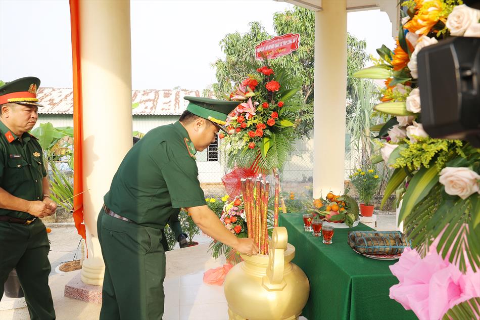 MÙA XUÂN ĐONG ĐẦY YÊU THƯƠNG NƠI BIÊN GIỚI MÙA XUÂN ĐONG ĐẦY YÊU THƯƠNG NƠI BIÊN GIỚI