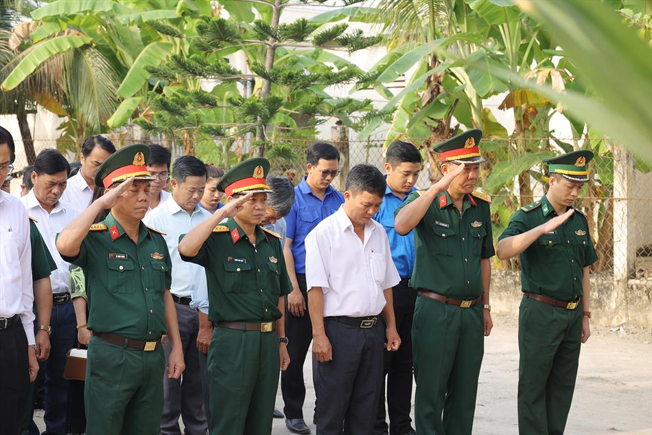 MÙA XUÂN ĐONG ĐẦY YÊU THƯƠNG NƠI BIÊN GIỚI MÙA XUÂN ĐONG ĐẦY YÊU THƯƠNG NƠI BIÊN GIỚI
