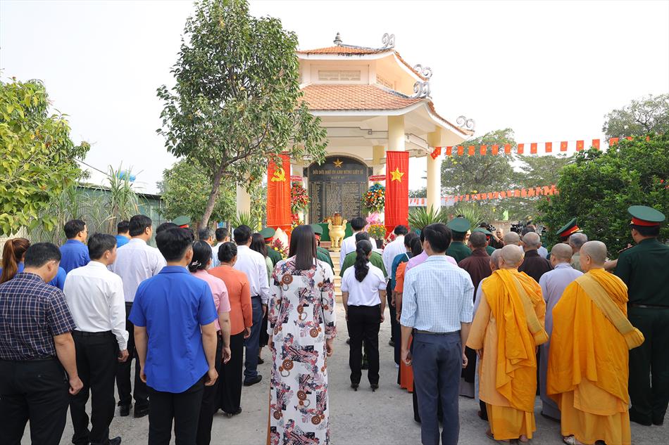 MÙA XUÂN ĐONG ĐẦY YÊU THƯƠNG NƠI BIÊN GIỚI MÙA XUÂN ĐONG ĐẦY YÊU THƯƠNG NƠI BIÊN GIỚI