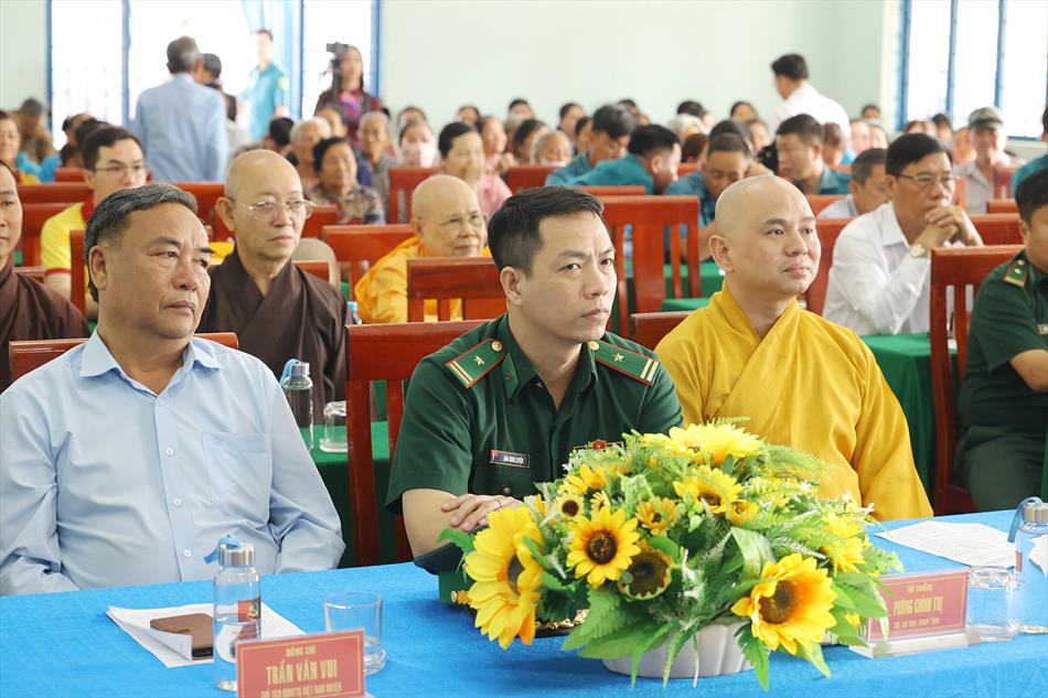MÙA XUÂN ĐONG ĐẦY YÊU THƯƠNG NƠI BIÊN GIỚI MÙA XUÂN ĐONG ĐẦY YÊU THƯƠNG NƠI BIÊN GIỚI