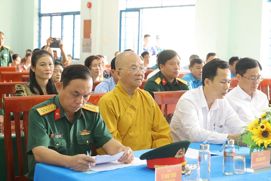 MÙA XUÂN ĐONG ĐẦY YÊU THƯƠNG NƠI BIÊN GIỚI MÙA XUÂN ĐONG ĐẦY YÊU THƯƠNG NƠI BIÊN GIỚI
