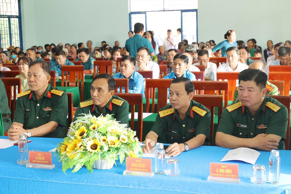 MÙA XUÂN ĐONG ĐẦY YÊU THƯƠNG NƠI BIÊN GIỚI MÙA XUÂN ĐONG ĐẦY YÊU THƯƠNG NƠI BIÊN GIỚI