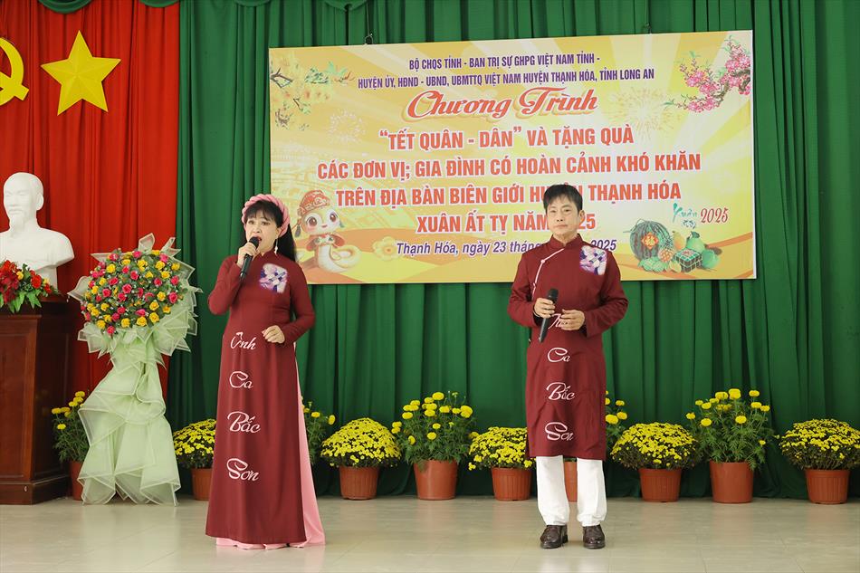 MÙA XUÂN ĐONG ĐẦY YÊU THƯƠNG NƠI BIÊN GIỚI MÙA XUÂN ĐONG ĐẦY YÊU THƯƠNG NƠI BIÊN GIỚI