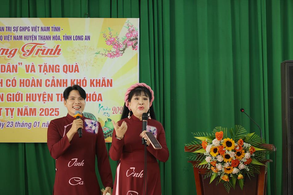 MÙA XUÂN ĐONG ĐẦY YÊU THƯƠNG NƠI BIÊN GIỚI MÙA XUÂN ĐONG ĐẦY YÊU THƯƠNG NƠI BIÊN GIỚI