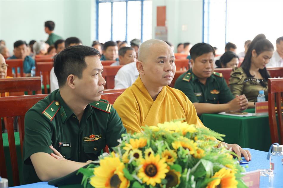 MÙA XUÂN ĐONG ĐẦY YÊU THƯƠNG NƠI BIÊN GIỚI MÙA XUÂN ĐONG ĐẦY YÊU THƯƠNG NƠI BIÊN GIỚI