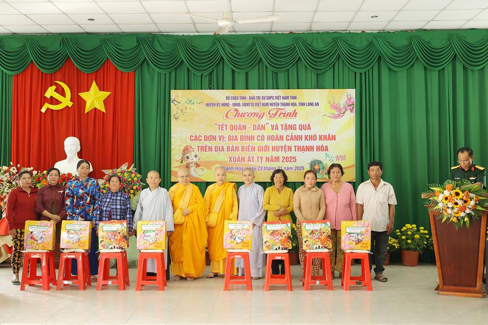 MÙA XUÂN ĐONG ĐẦY YÊU THƯƠNG NƠI BIÊN GIỚI MÙA XUÂN ĐONG ĐẦY YÊU THƯƠNG NƠI BIÊN GIỚI