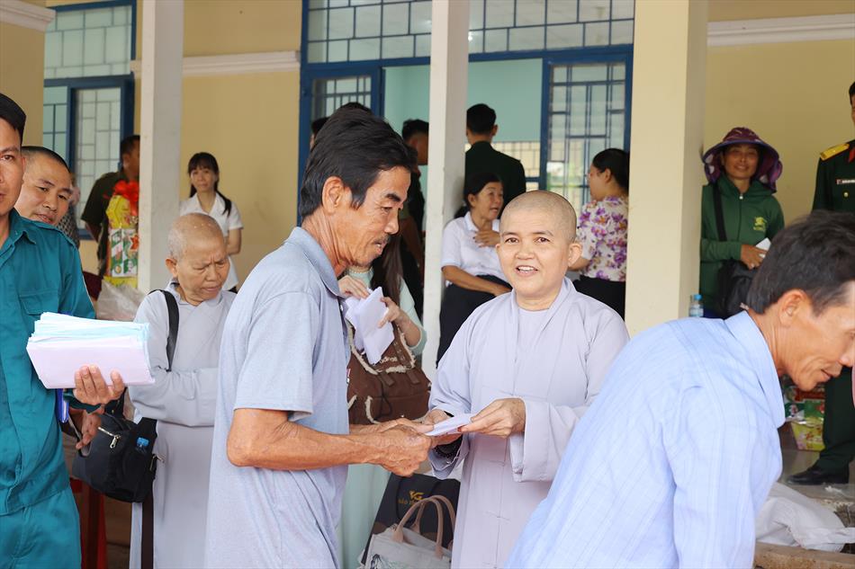 MÙA XUÂN ĐONG ĐẦY YÊU THƯƠNG NƠI BIÊN GIỚI MÙA XUÂN ĐONG ĐẦY YÊU THƯƠNG NƠI BIÊN GIỚI