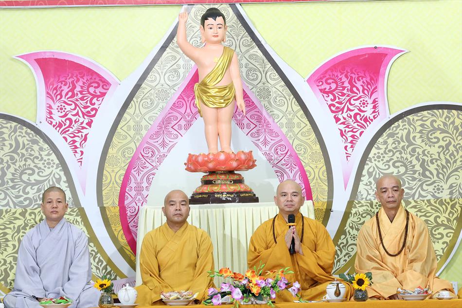 Thiền trà & tọa đàm Vesak của Ban Hoằng pháp tỉnh Long An: giây phút an trú và tri ân Đức Phật Thiền trà & tọa đàm Vesak của Ban Hoằng pháp tỉnh Long An: giây phút an trú và tri ân Đức Phật