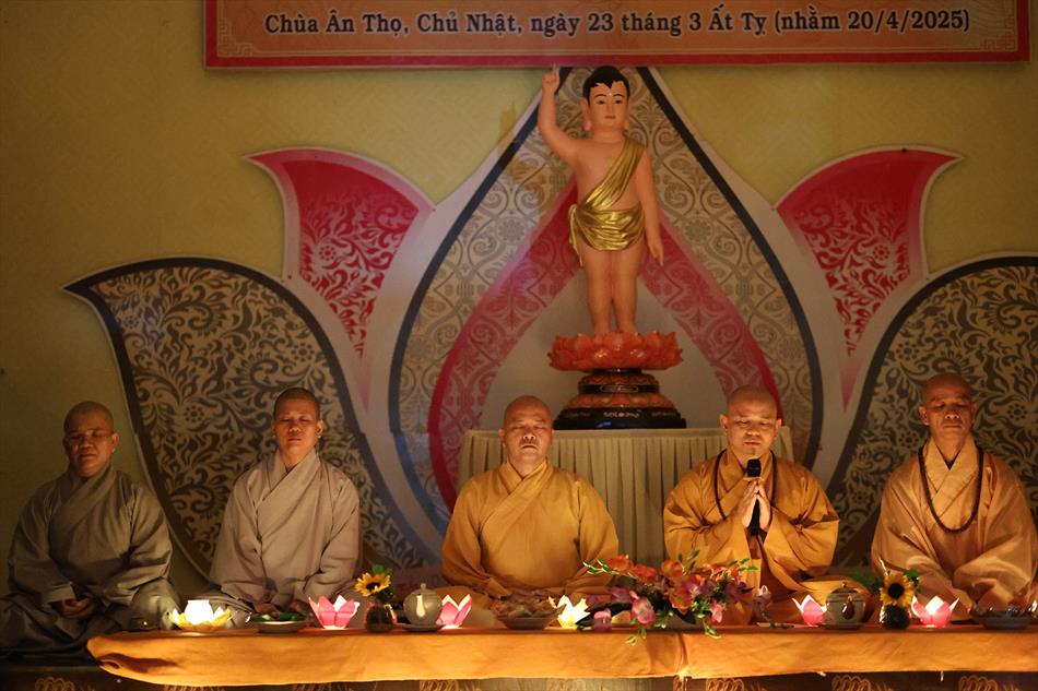 Thiền trà & tọa đàm Vesak của Ban Hoằng pháp tỉnh Long An: giây phút an trú và tri ân Đức Phật Thiền trà & tọa đàm Vesak của Ban Hoằng pháp tỉnh Long An: giây phút an trú và tri ân Đức Phật