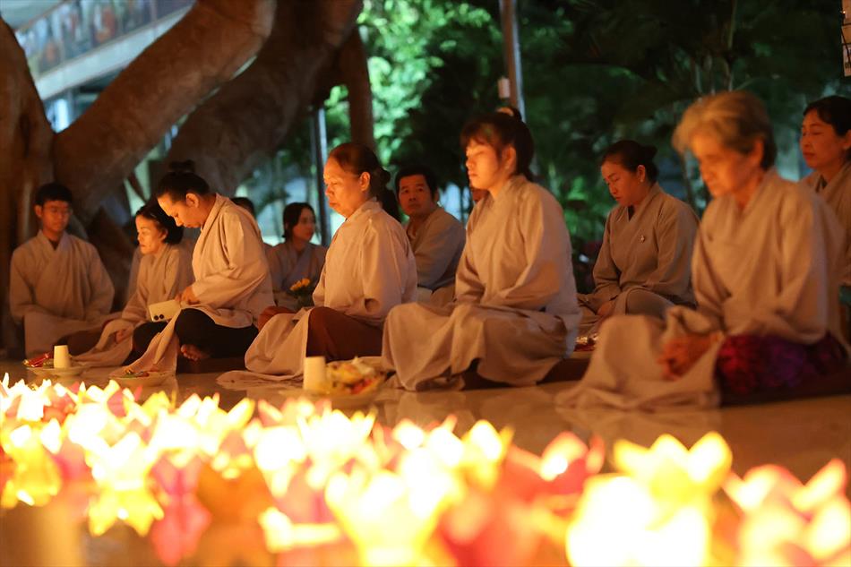Thiền trà & tọa đàm Vesak của Ban Hoằng pháp tỉnh Long An: giây phút an trú và tri ân Đức Phật Thiền trà & tọa đàm Vesak của Ban Hoằng pháp tỉnh Long An: giây phút an trú và tri ân Đức Phật
